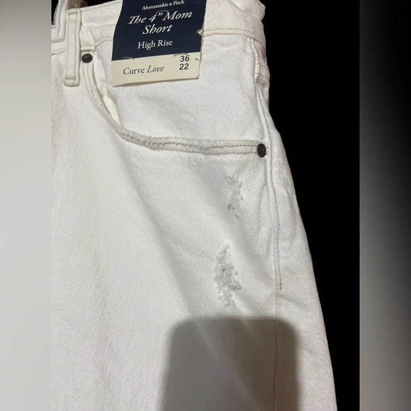 NWT Abercrombie & Fitch White The 4” Mom Short High Rise Size 36 / 22 - Picture 5 of 7